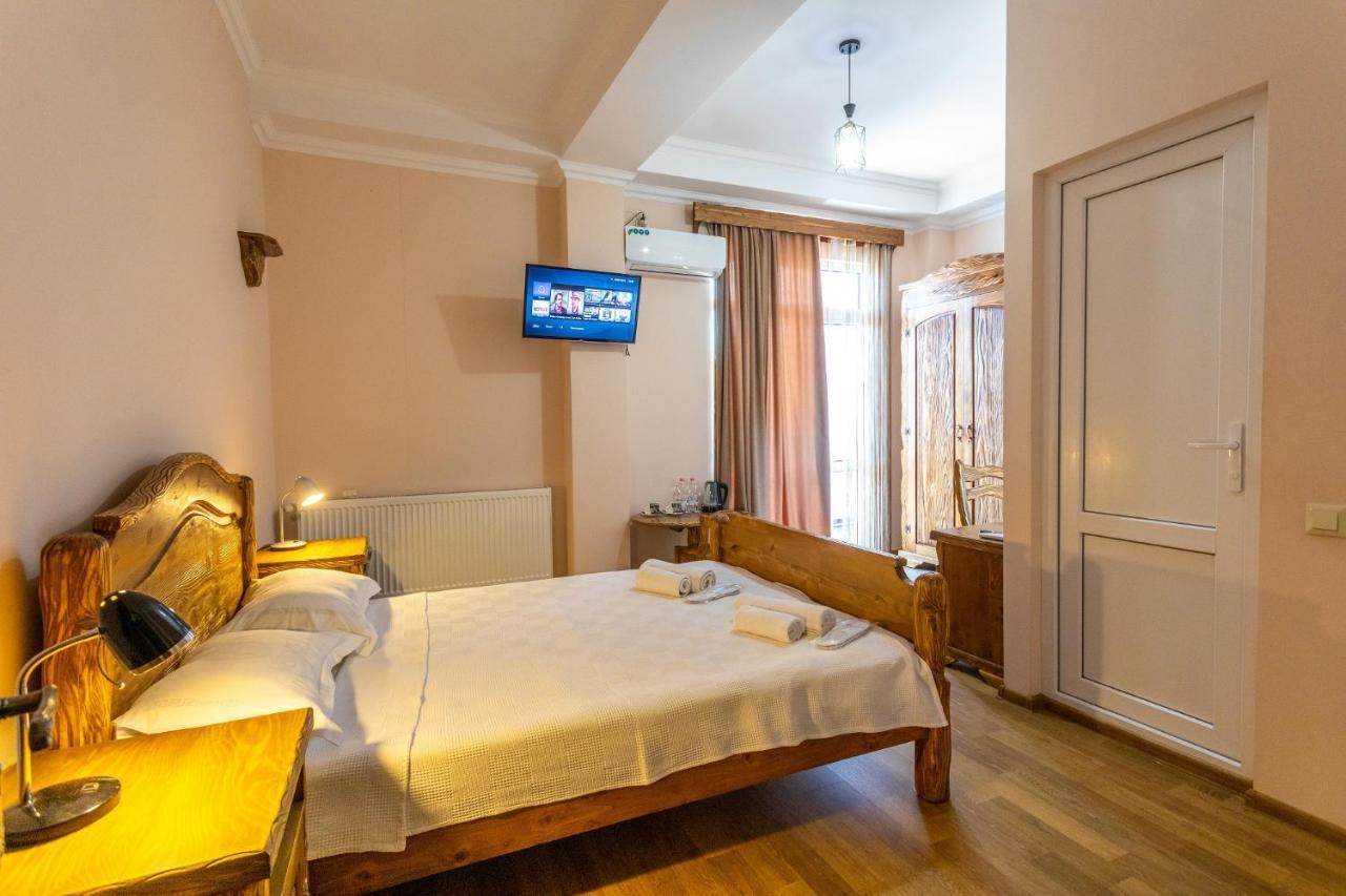 Hotel Phasis Kutaisi Luaran gambar